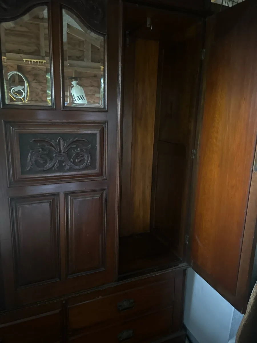 Wardrobe - Image 2