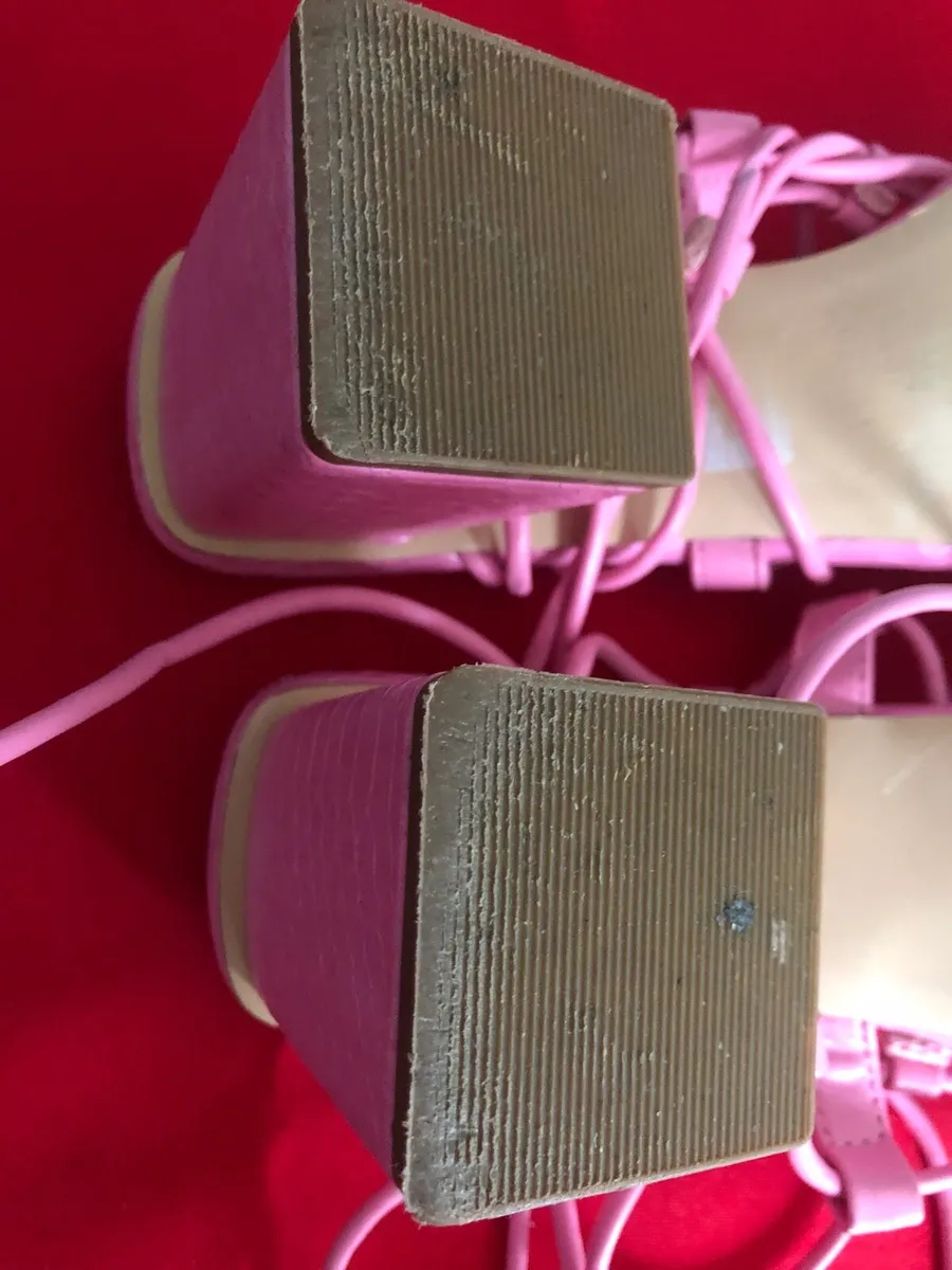 Ladies pink shoes size 4 €8 - Image 4