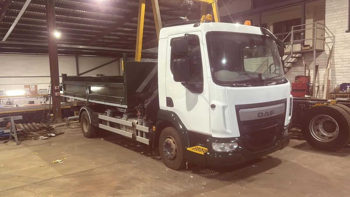 12Ton 2016/2017/2018 tipper grabs - Image 1