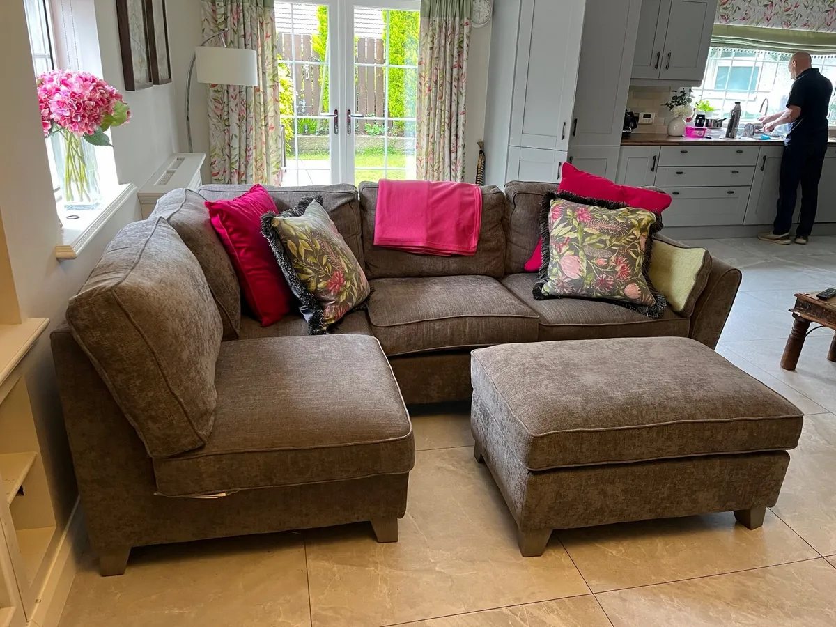 Beautiful Corner Sofa with footstool - Image 1