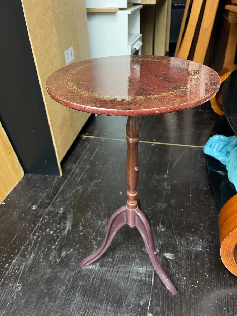 Plant stand - Image 1