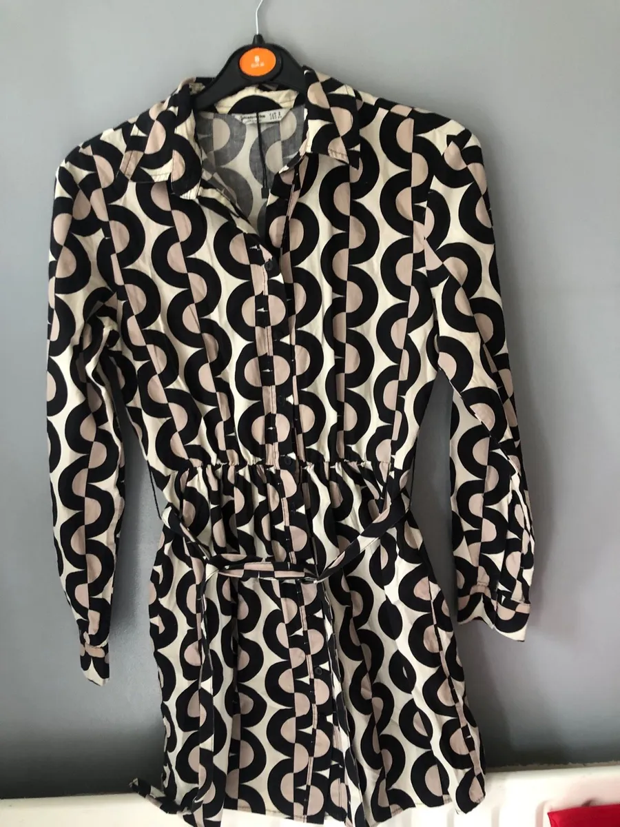 Ladies stunning dress size S €5 - Image 1