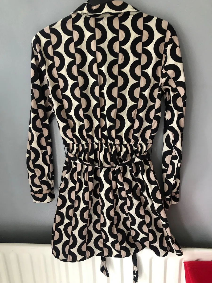 Ladies stunning dress size S €5 - Image 2