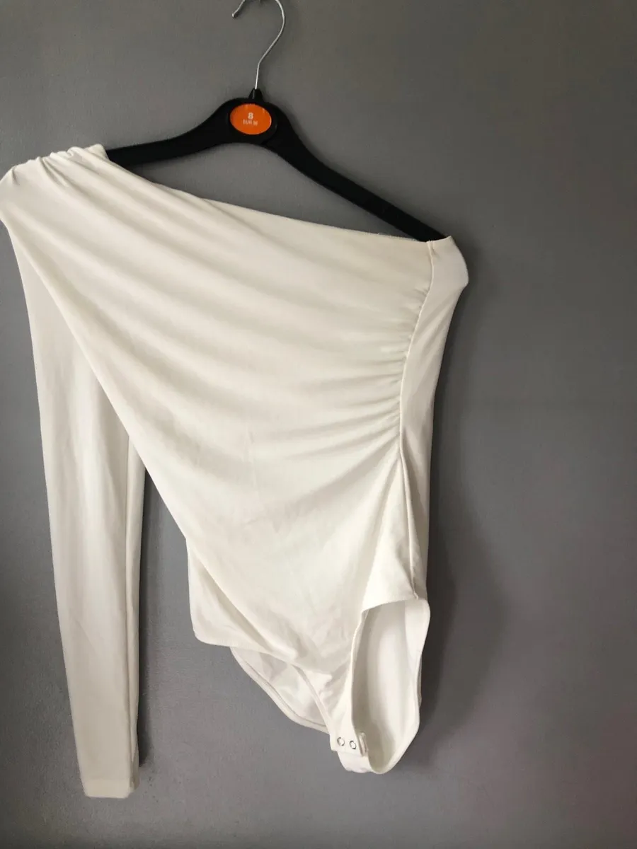 Ladies top size Xs €3 - Image 2
