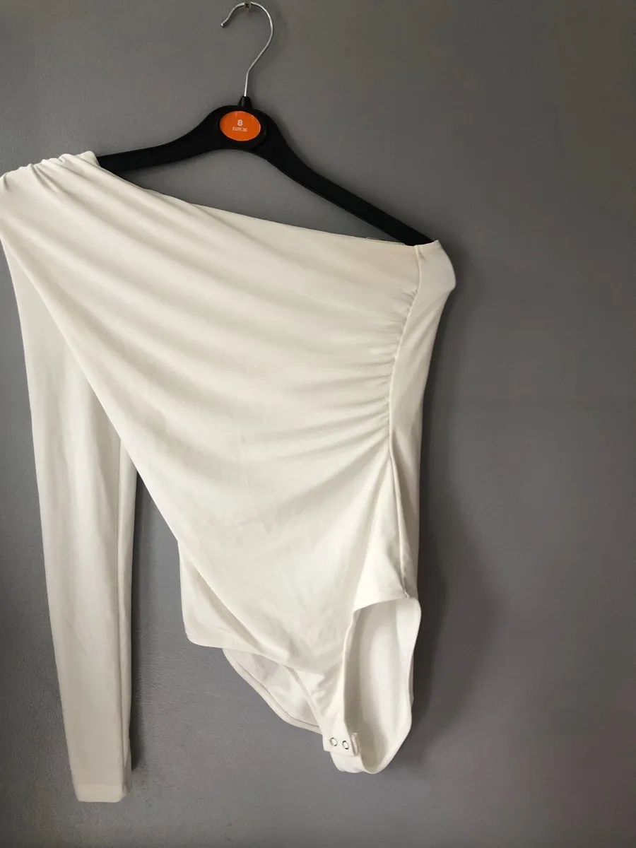 Ladies top size Xs €3 - Image 4