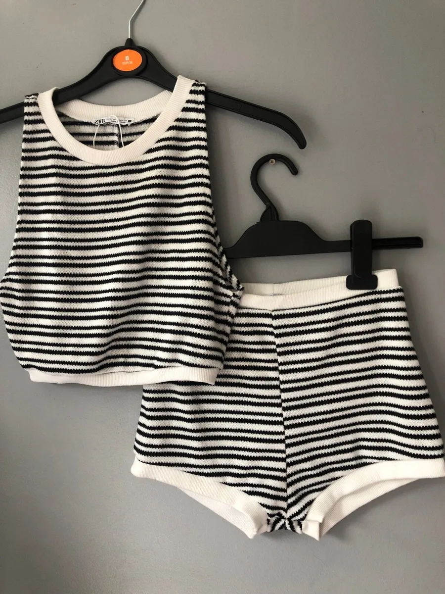 Ladies two piece suit size S €6 - Image 4