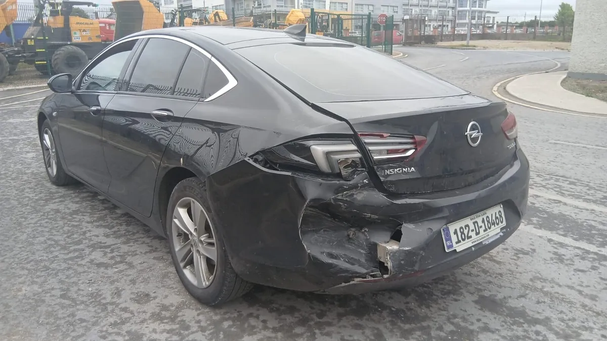 2018 opel insignia - Image 4