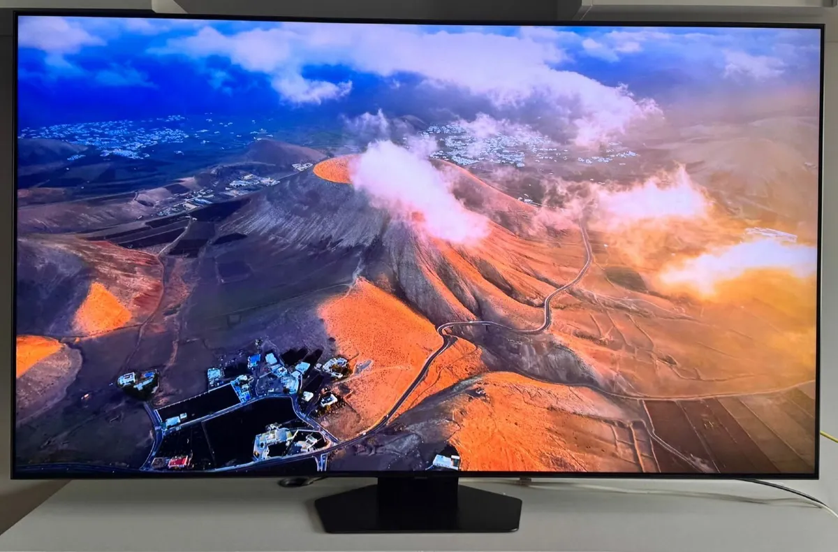Samsung 65" 4k Smart TV - Image 1