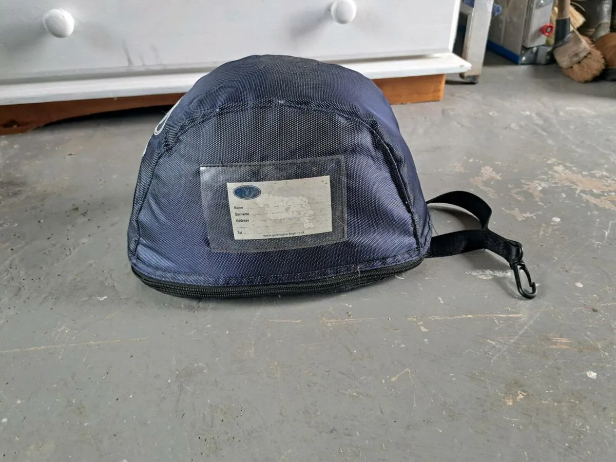 Riding helmets - Image 4
