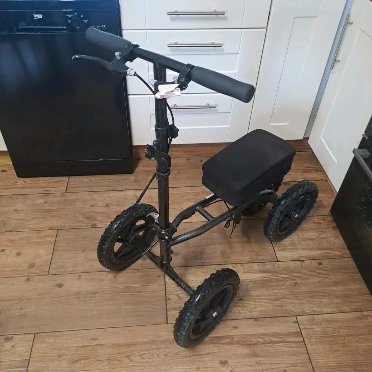 Knee scooter - Image 1