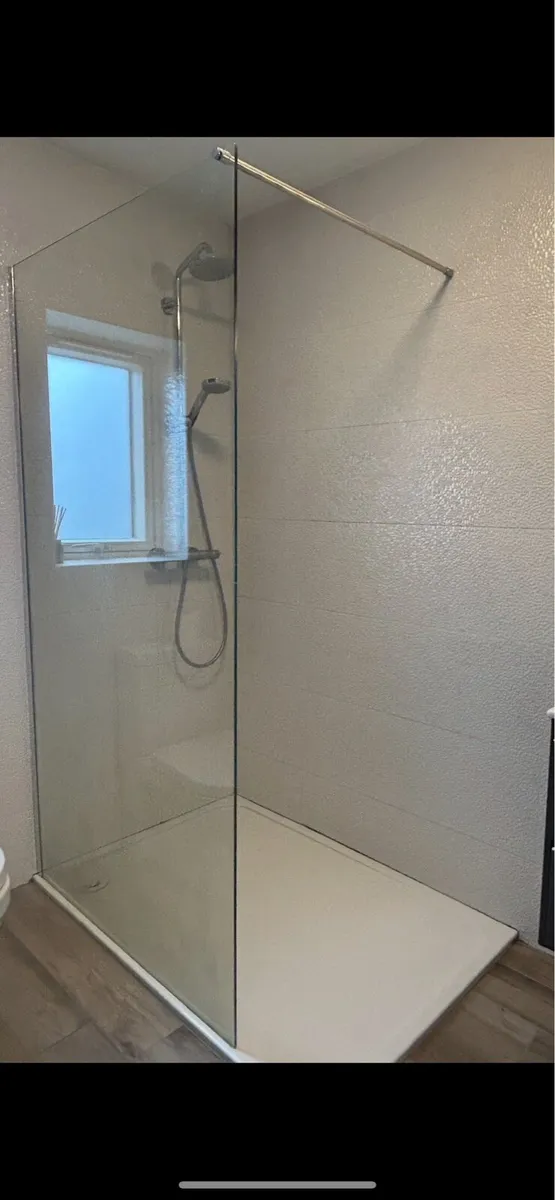 Glass Shower Screen & Bar - Image 1
