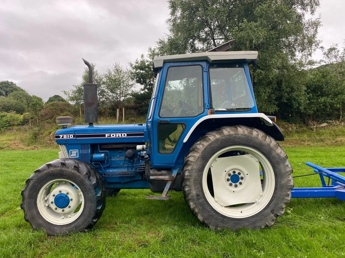 Ford 7810 & bale trailer - Image 2