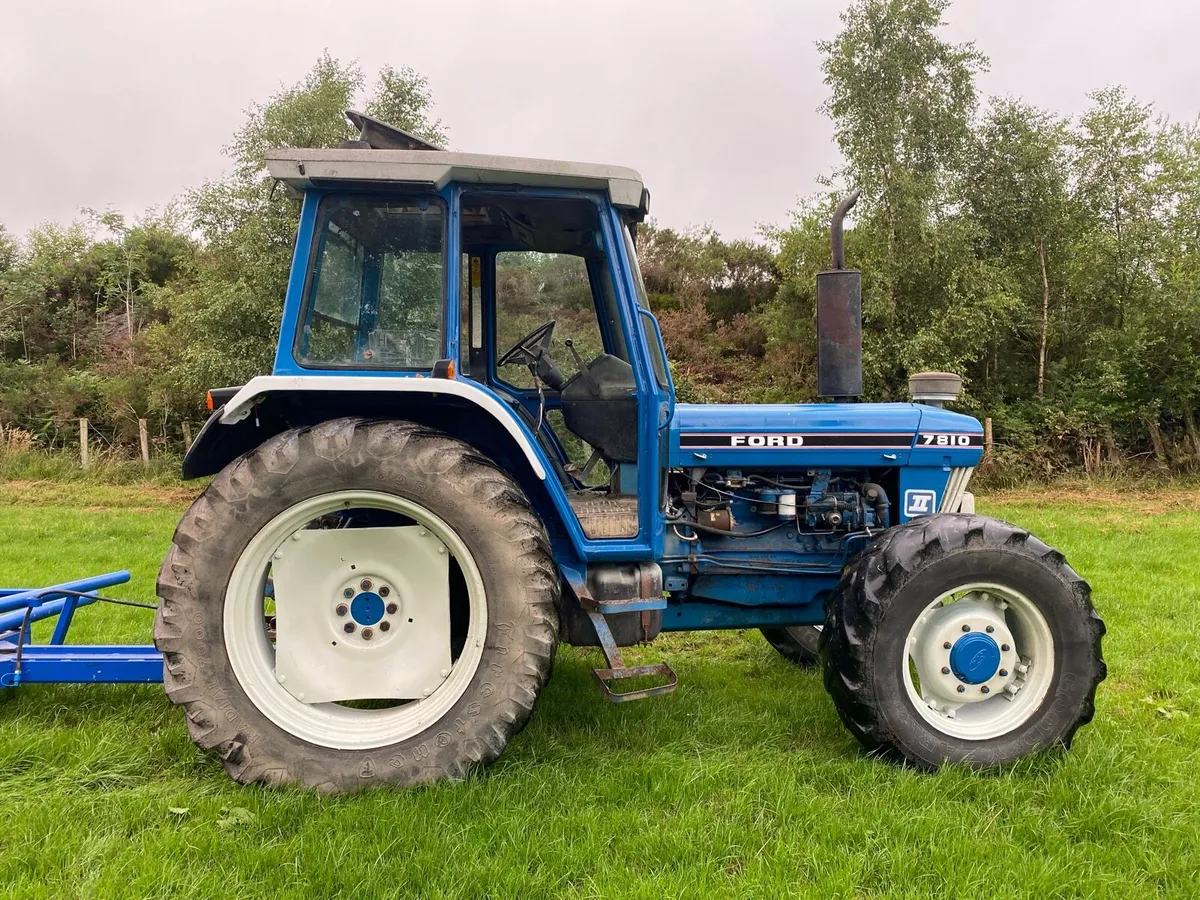 Ford 7810 & bale trailer - Image 4