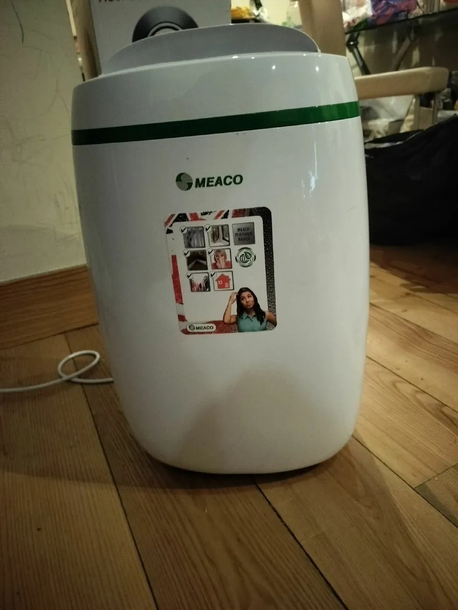 Meaco low energy 12L dehumidifier air purifier - Image 1