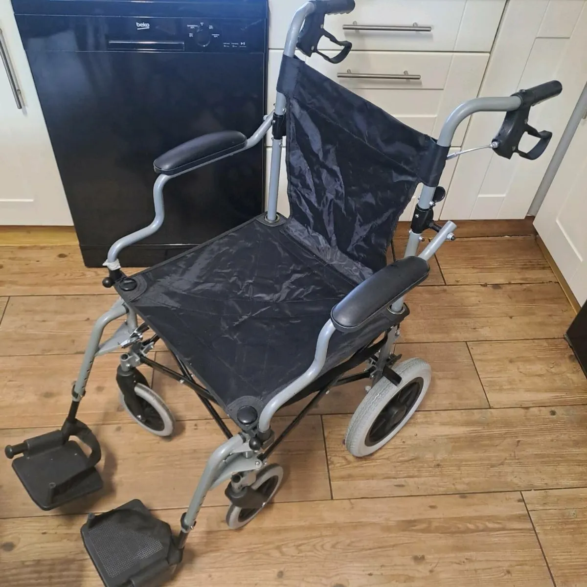 Folding wheelchair - Image 1
