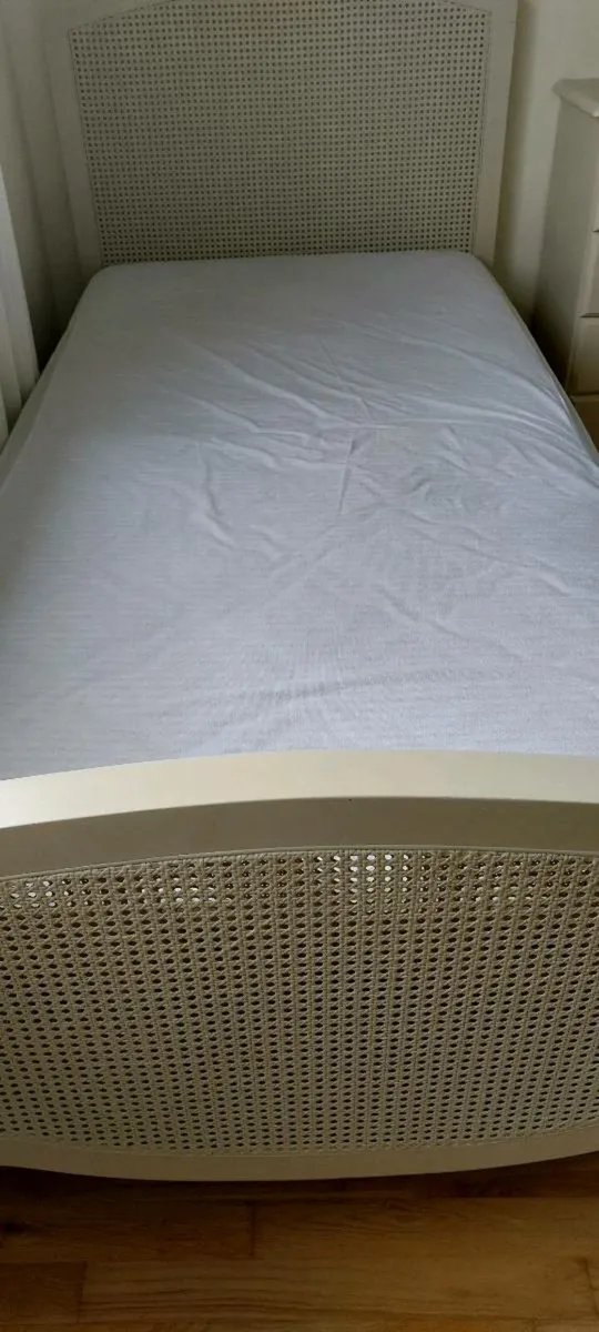 single beds  €150 each can be sold separately - Image 2