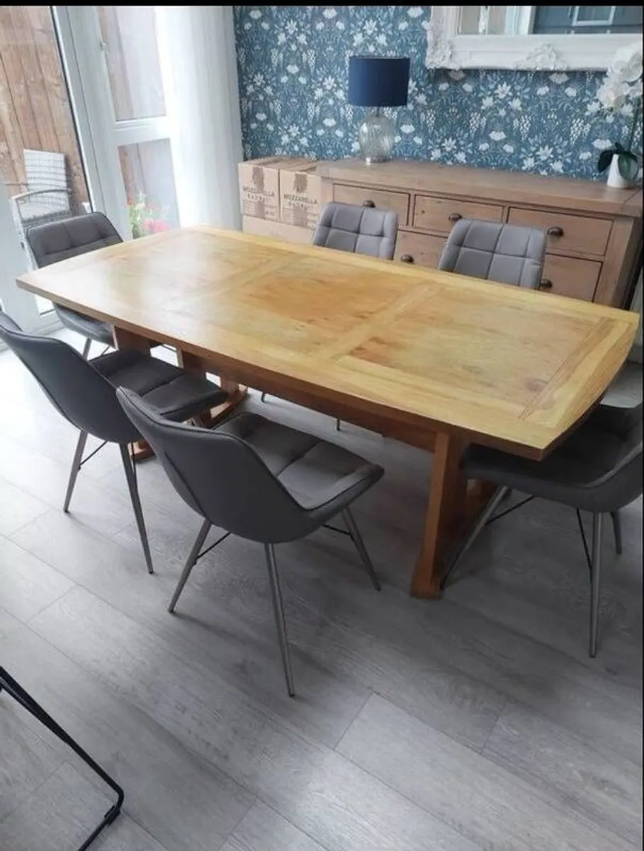 Oak Dining Table & 6 Chairs - Image 1