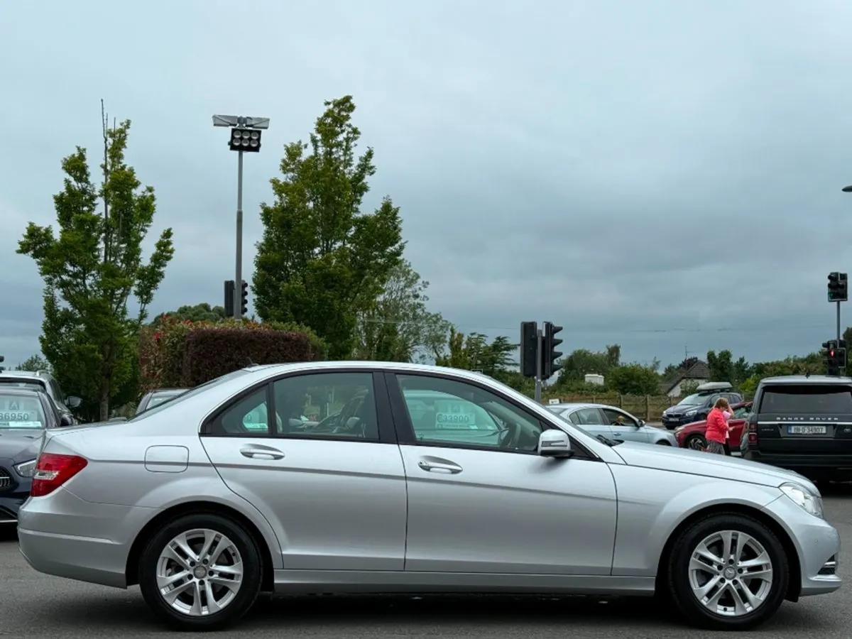 Mercedes-Benz C-Class C180 BE Exec SE Auto  low K - Image 4