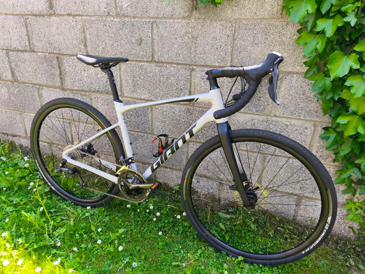 Giant Revolt gravel as new - Image 1