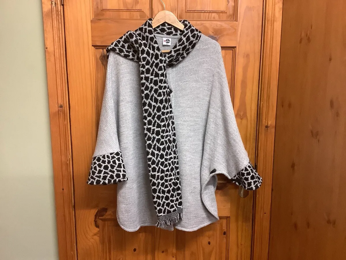 Knit Cape cardigan fits size 18/20 - Image 1
