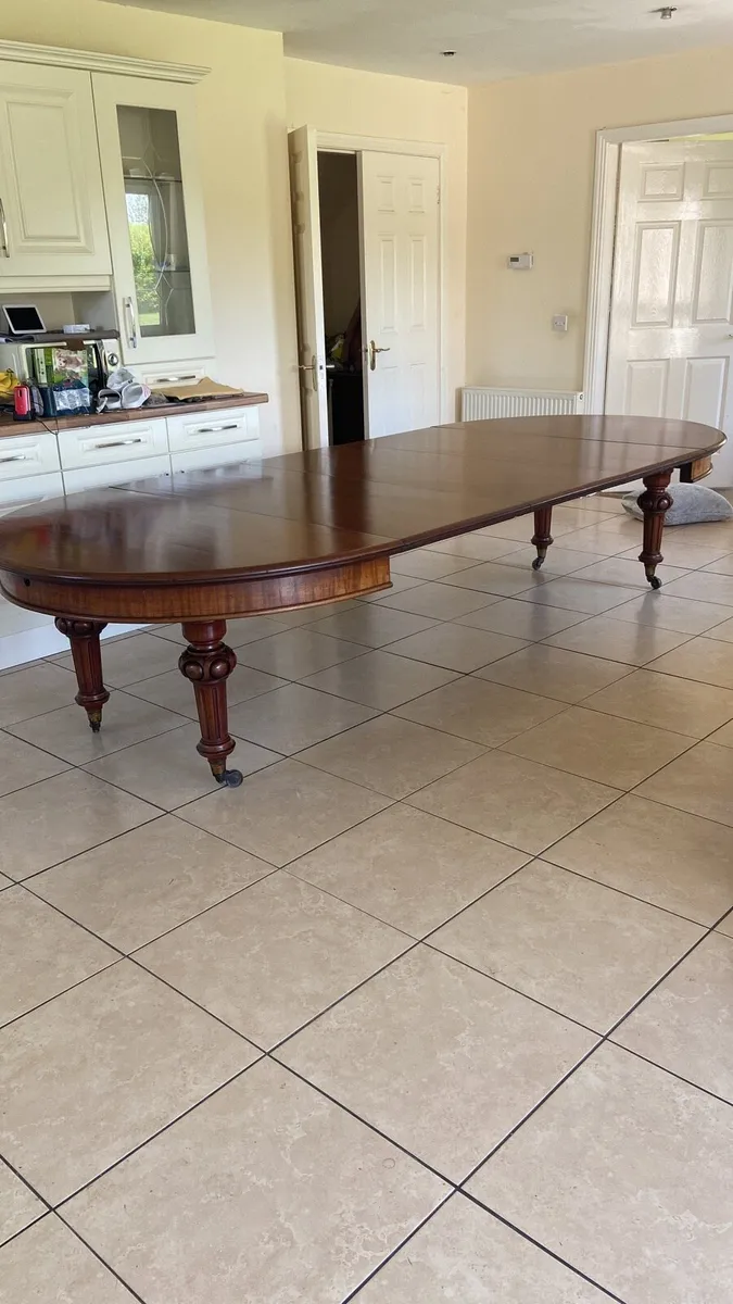 Victorian extending family dining room table - Image 1