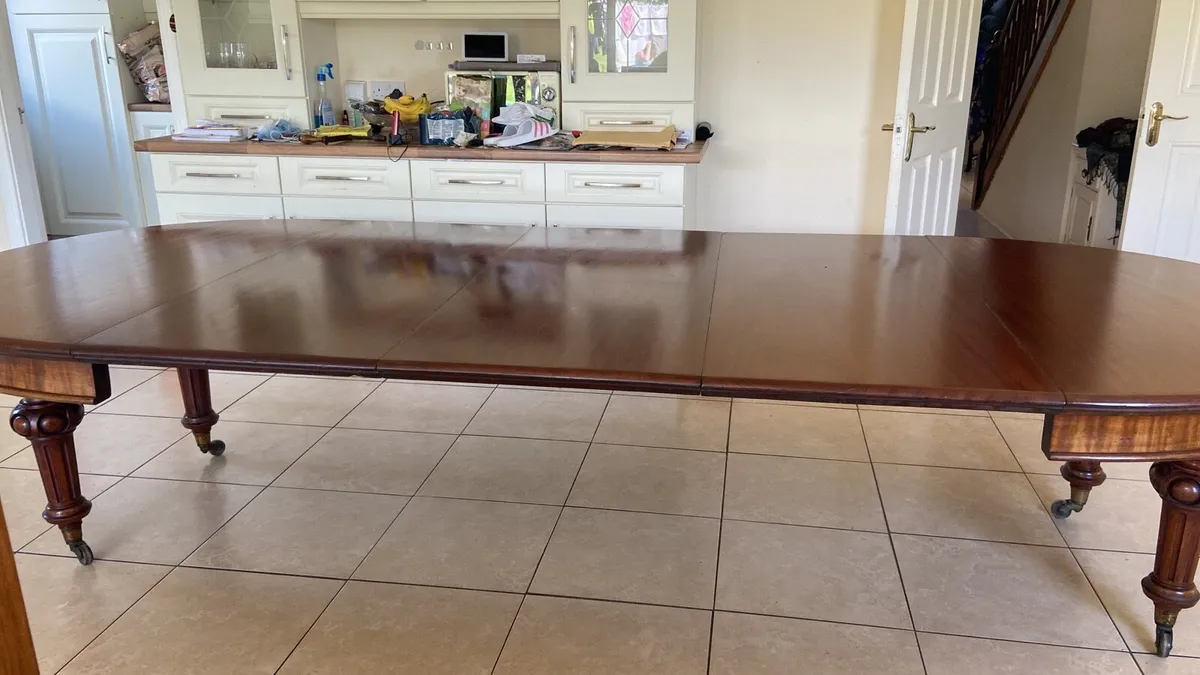 Victorian extending family dining room table - Image 2