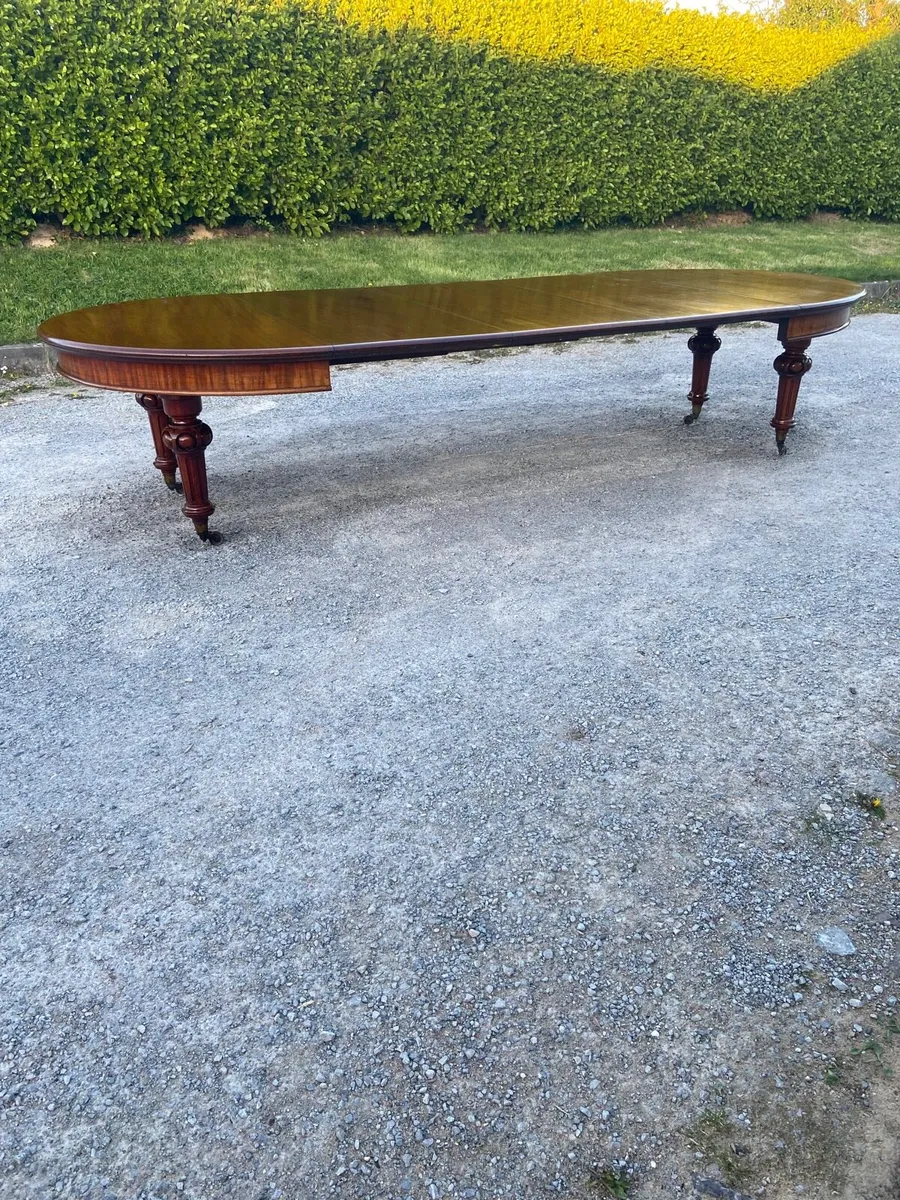 Victorian extending family dining room table - Image 3