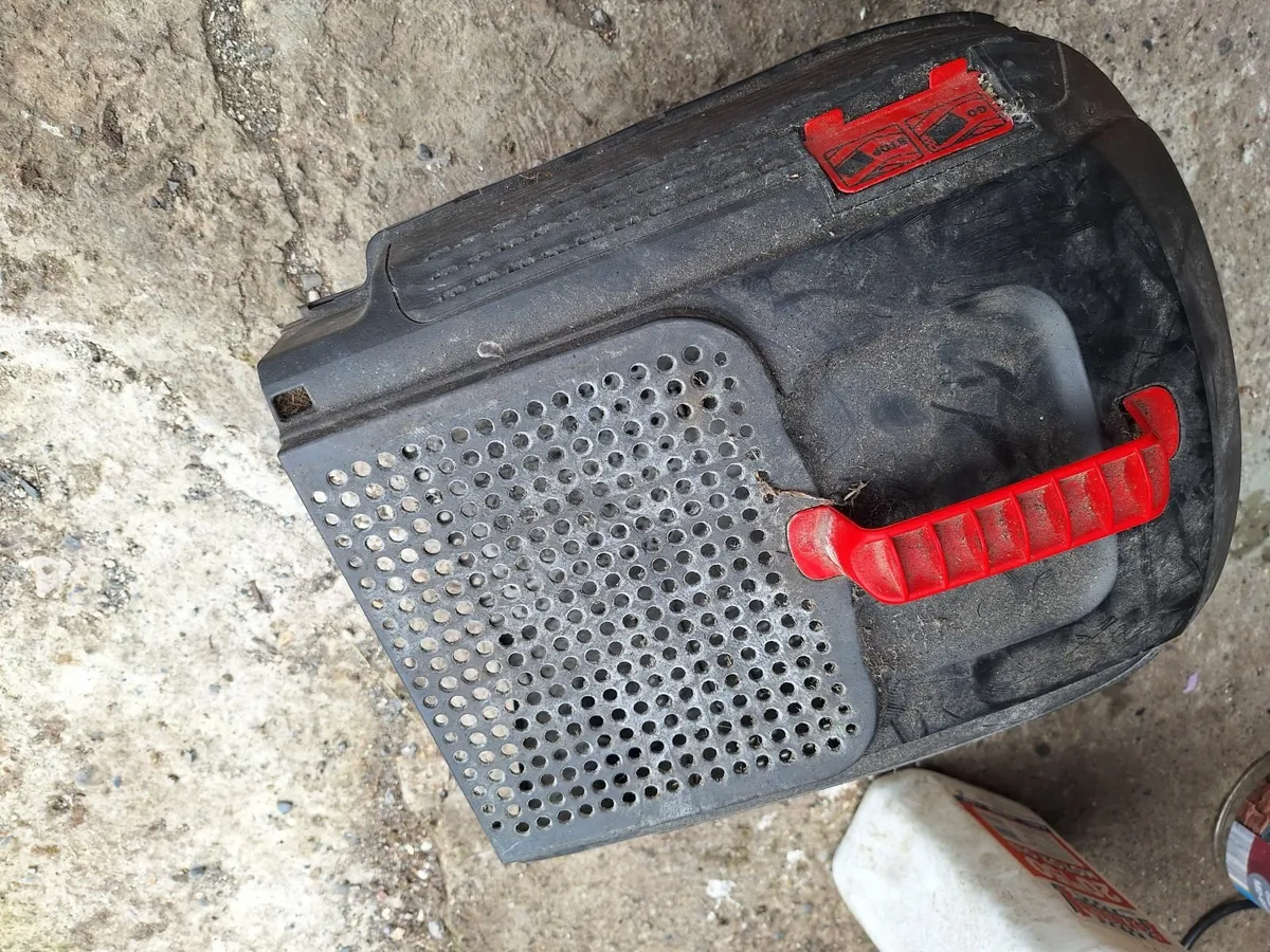 Electric lawn mower - Image 2