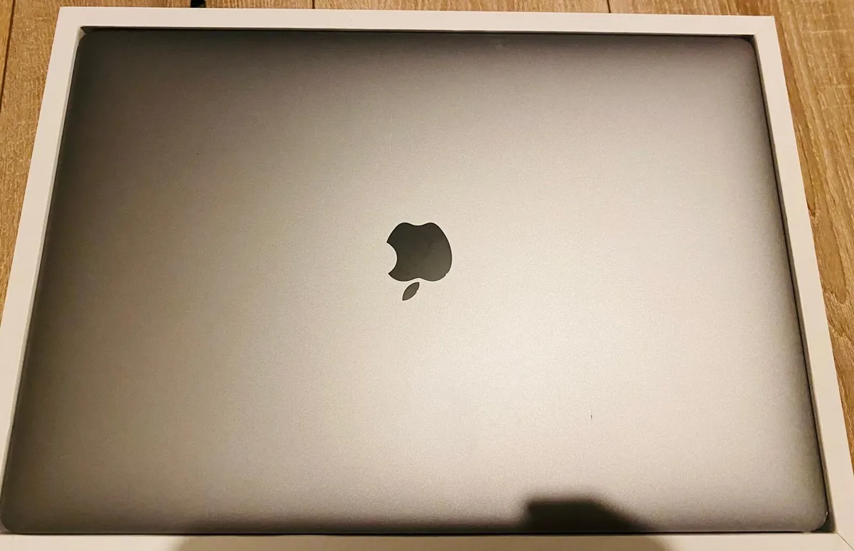 MacBook Pro 16 inch - Image 3