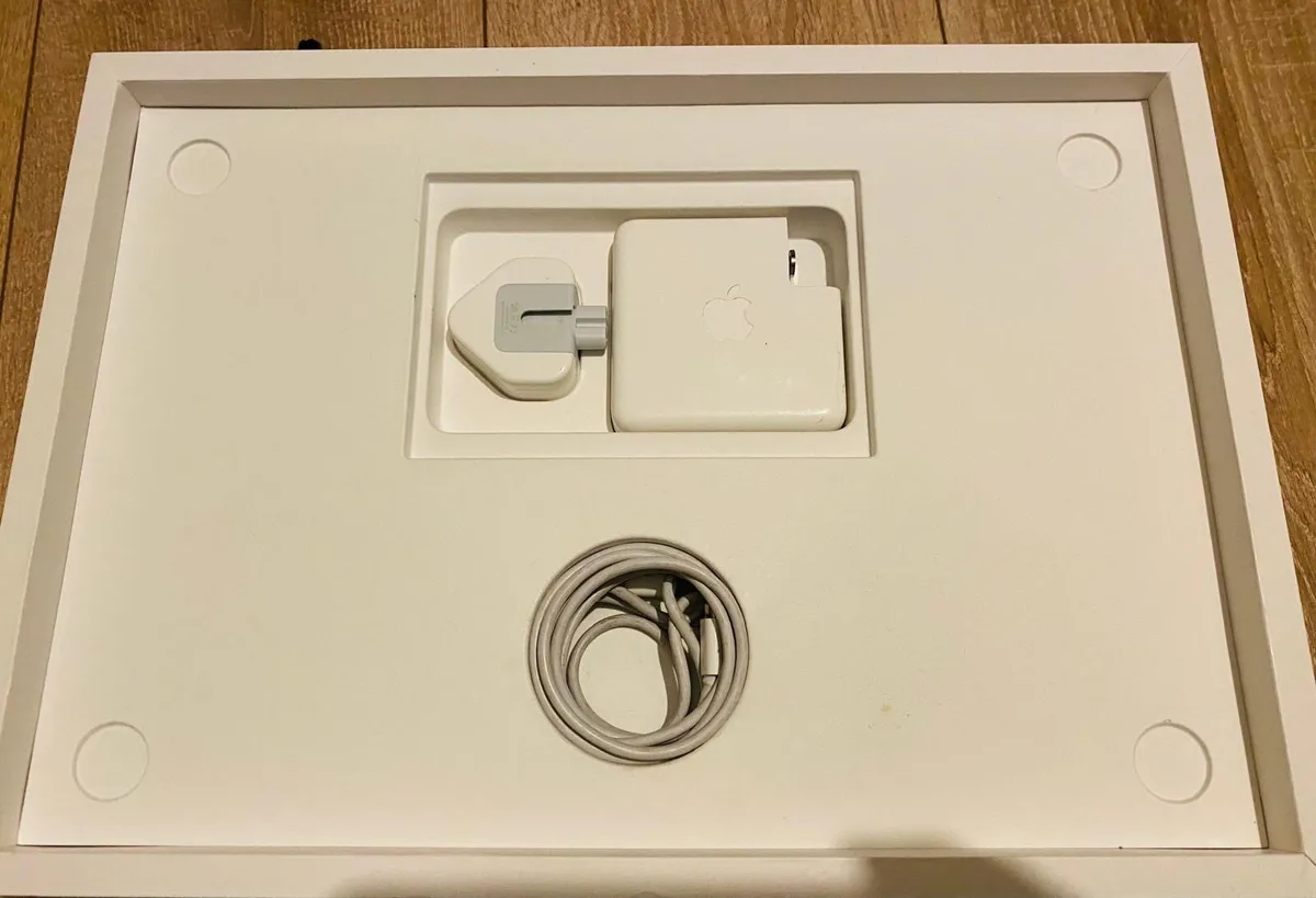 MacBook Pro 16 inch - Image 4