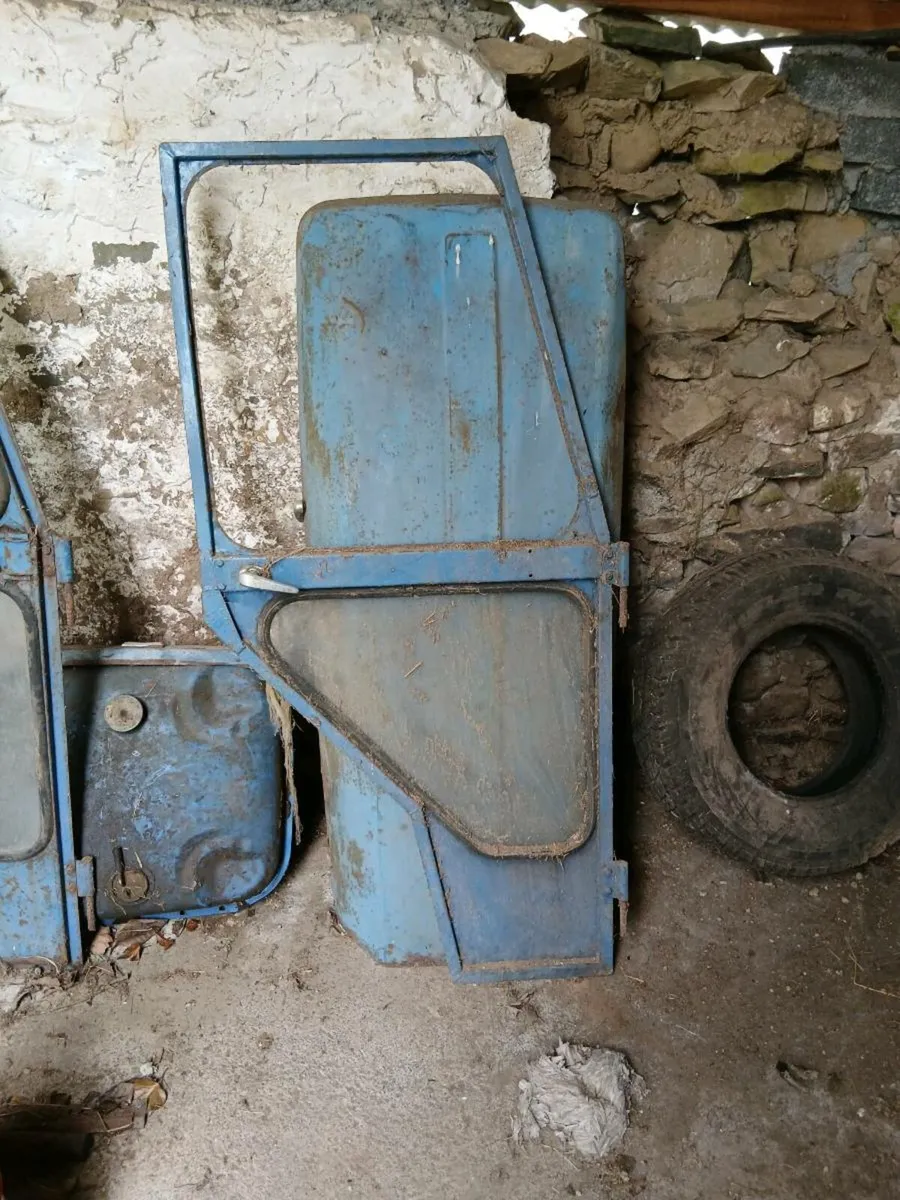 Leyland tractor - Image 4