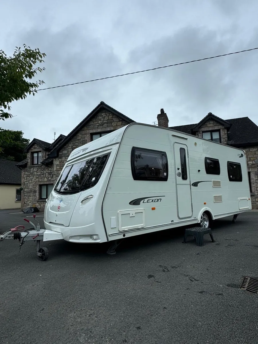 Rare 6 Berth Fixed Bed Single Axle & Air Awning - Image 3