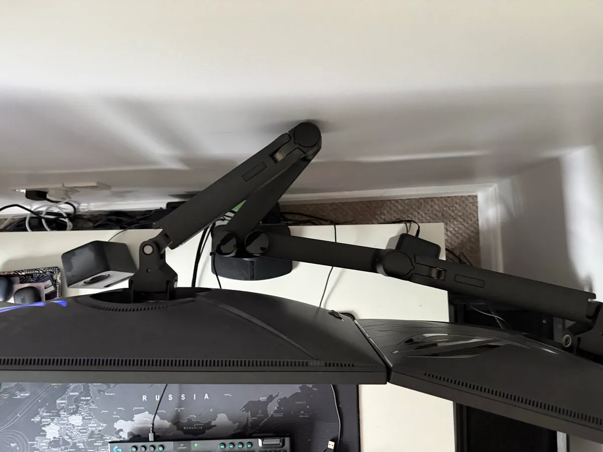 Ergotron LX Dual Side-by-Side Monitor Arm - Image 2