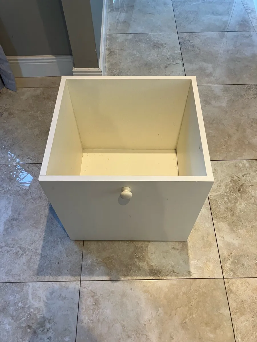 Drawers on Wheels - Image 1