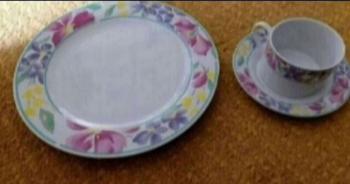Dinner  X  4  PIECE set - Image 3