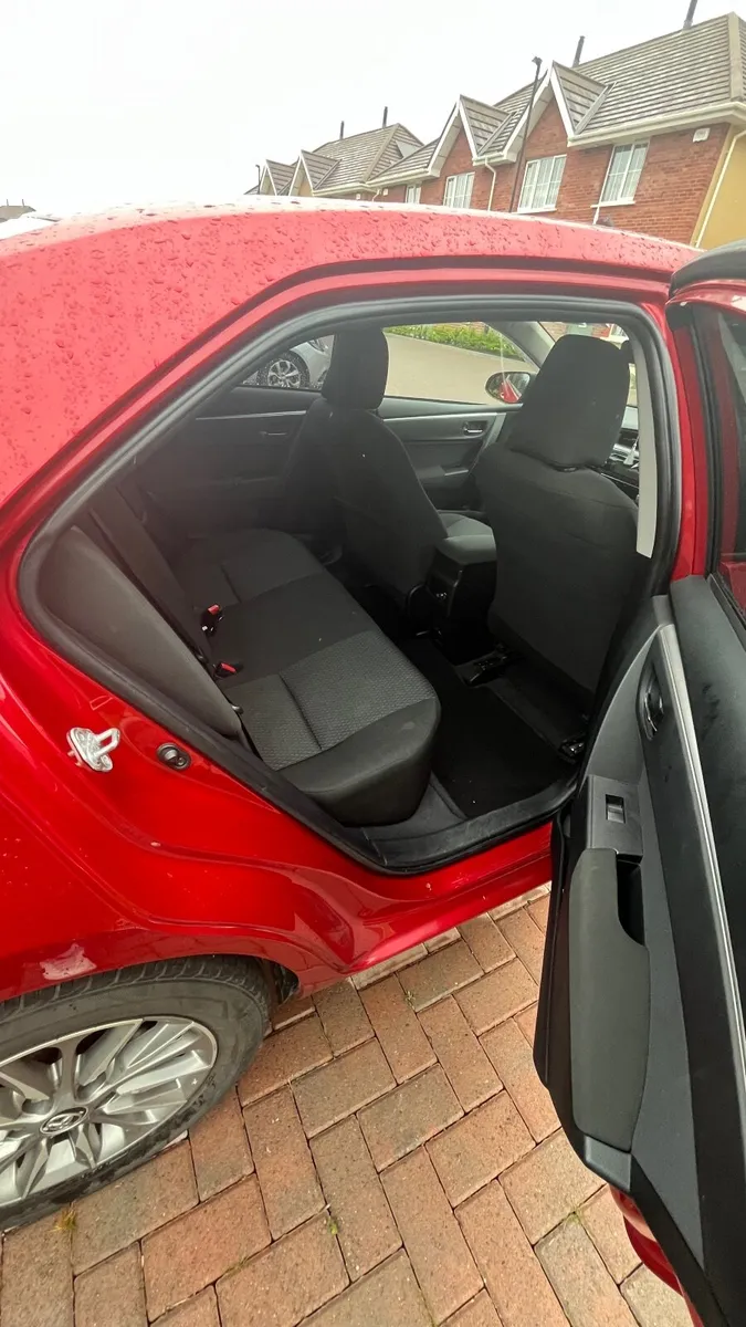 Toyota Corolla 2014 - Image 2