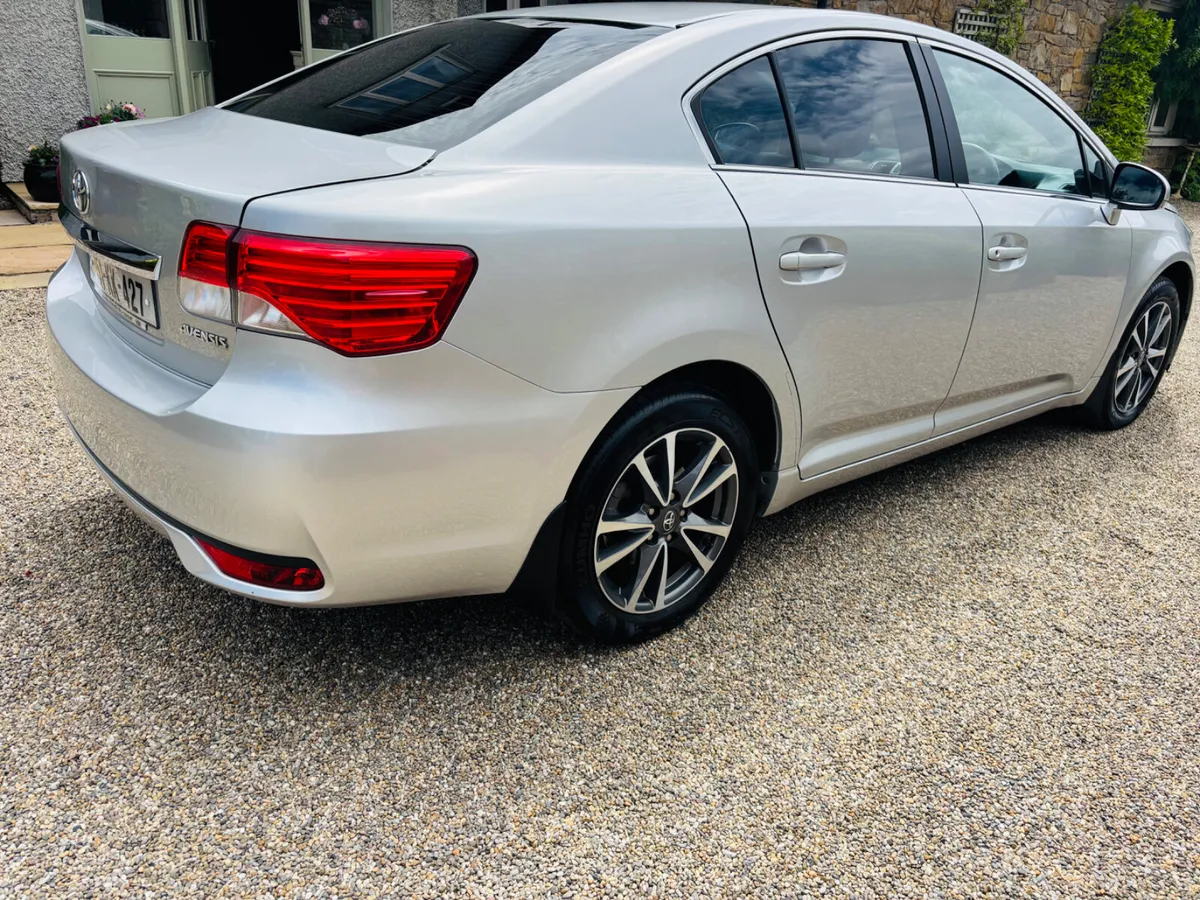 2015 Toyota Avensis 2 ltr luna dsl - Image 3