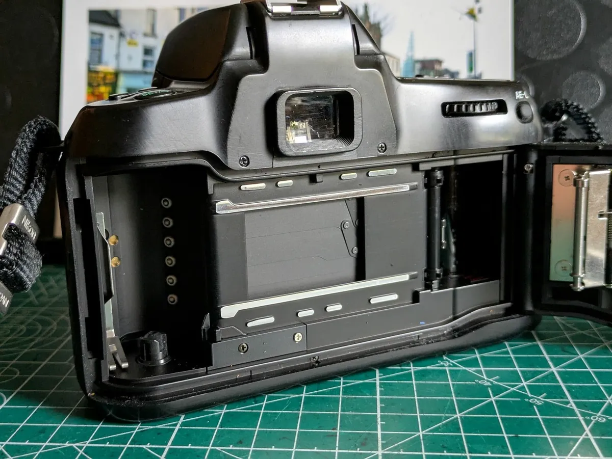 🎞️ Nikon F70 autofocus film SLR camera - body - Image 4