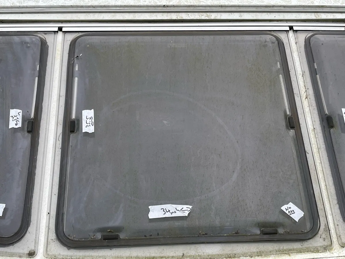 Caravan parts and windows - Image 1