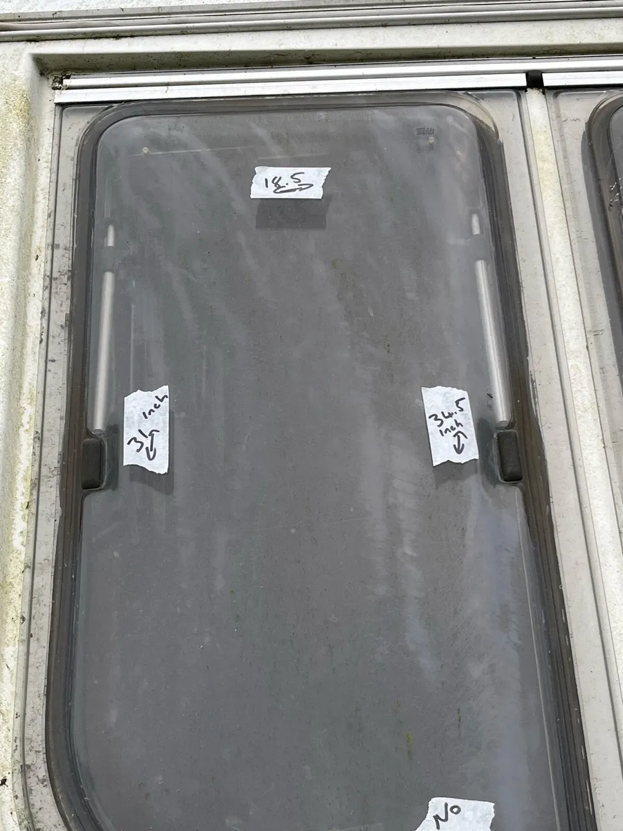 Caravan parts and windows - Image 2