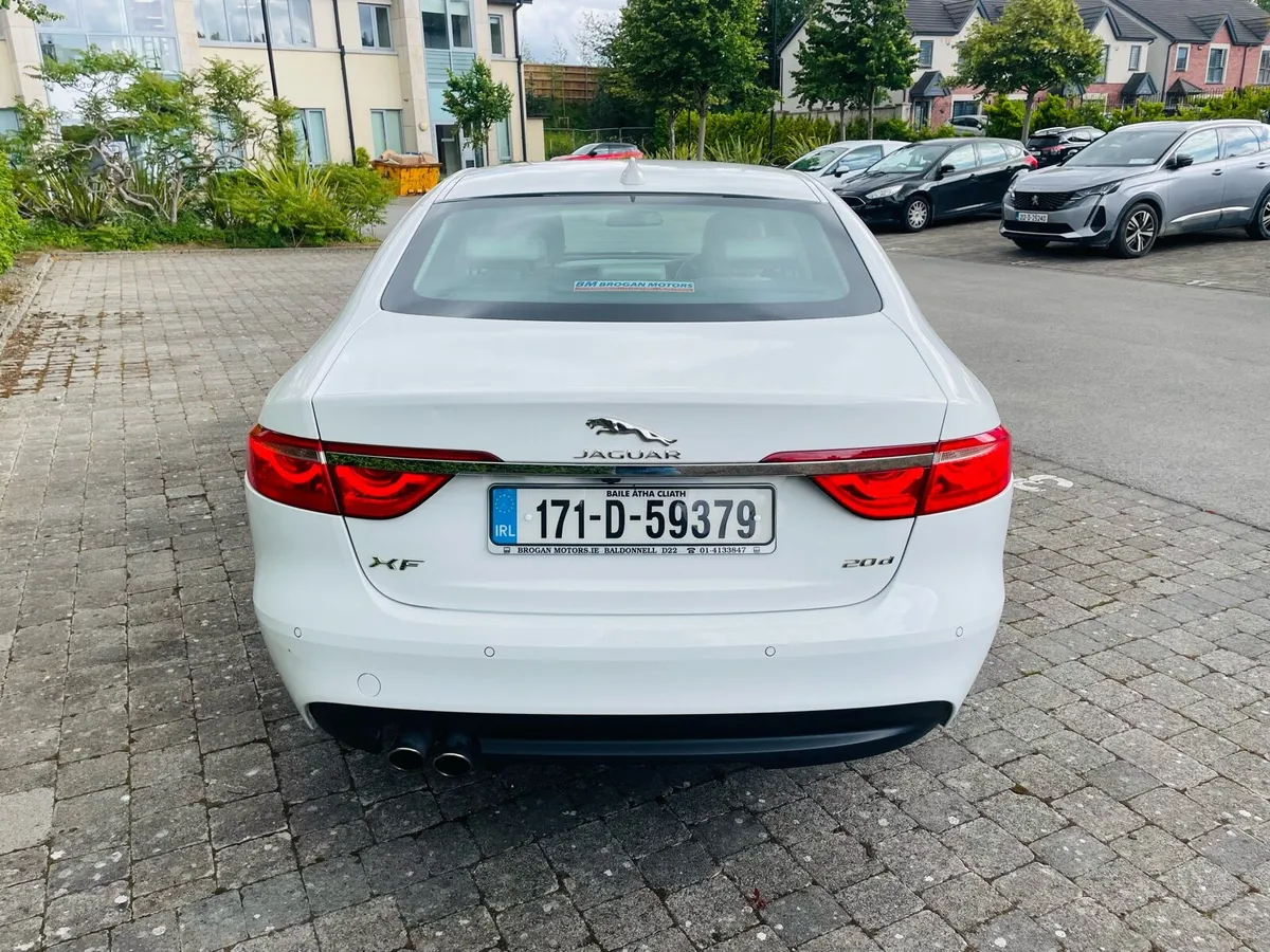 2017 JAGUAR XF 2.0D AUTOMATIC HIGH SPEC - Image 4
