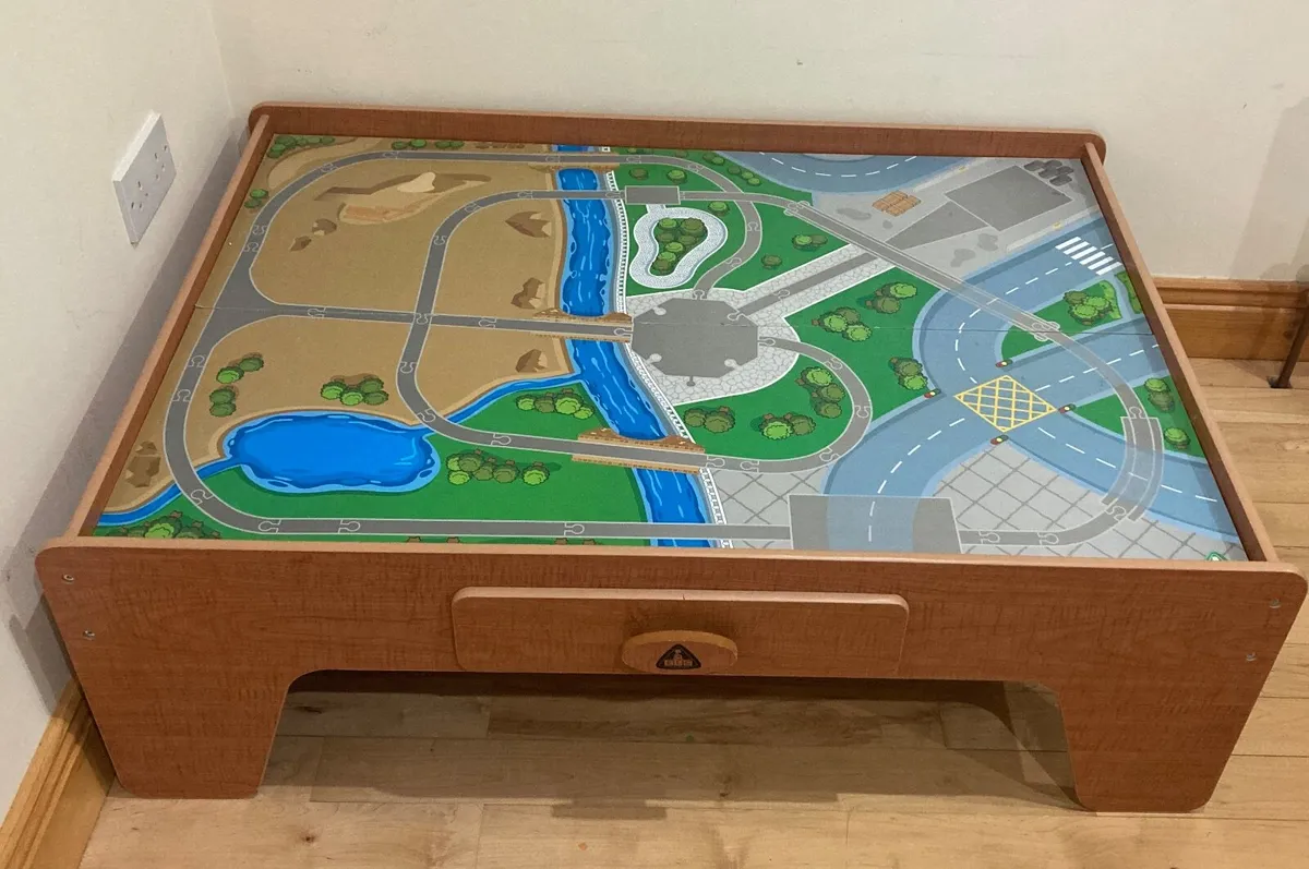 Play table - Image 2
