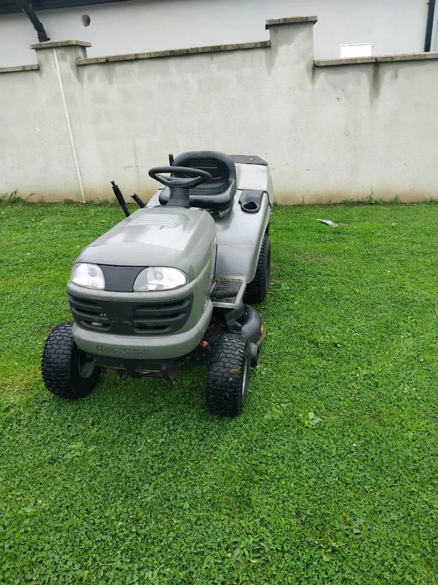 Ride on lawnmower - Image 2