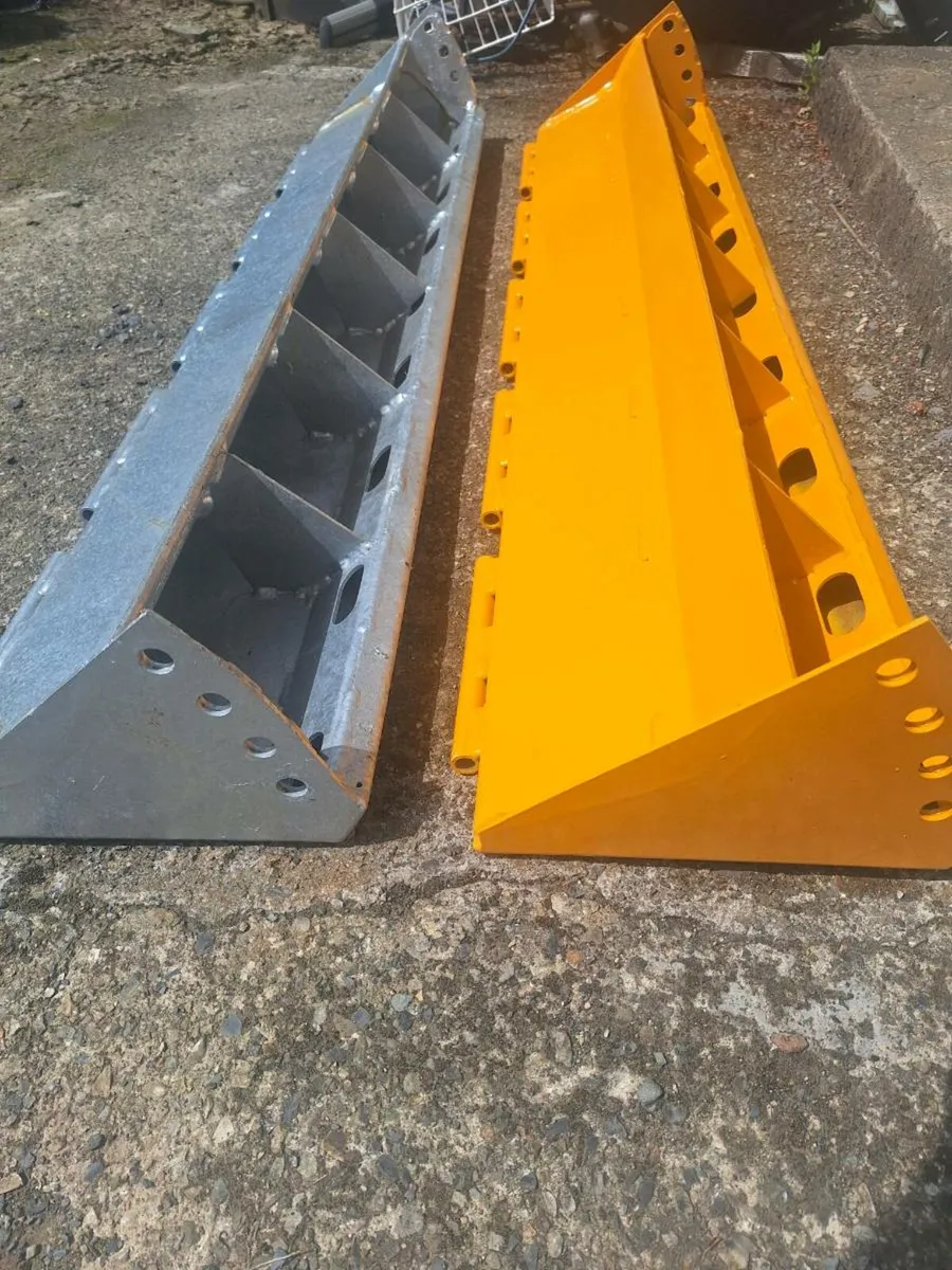Axle brackets - Image 2