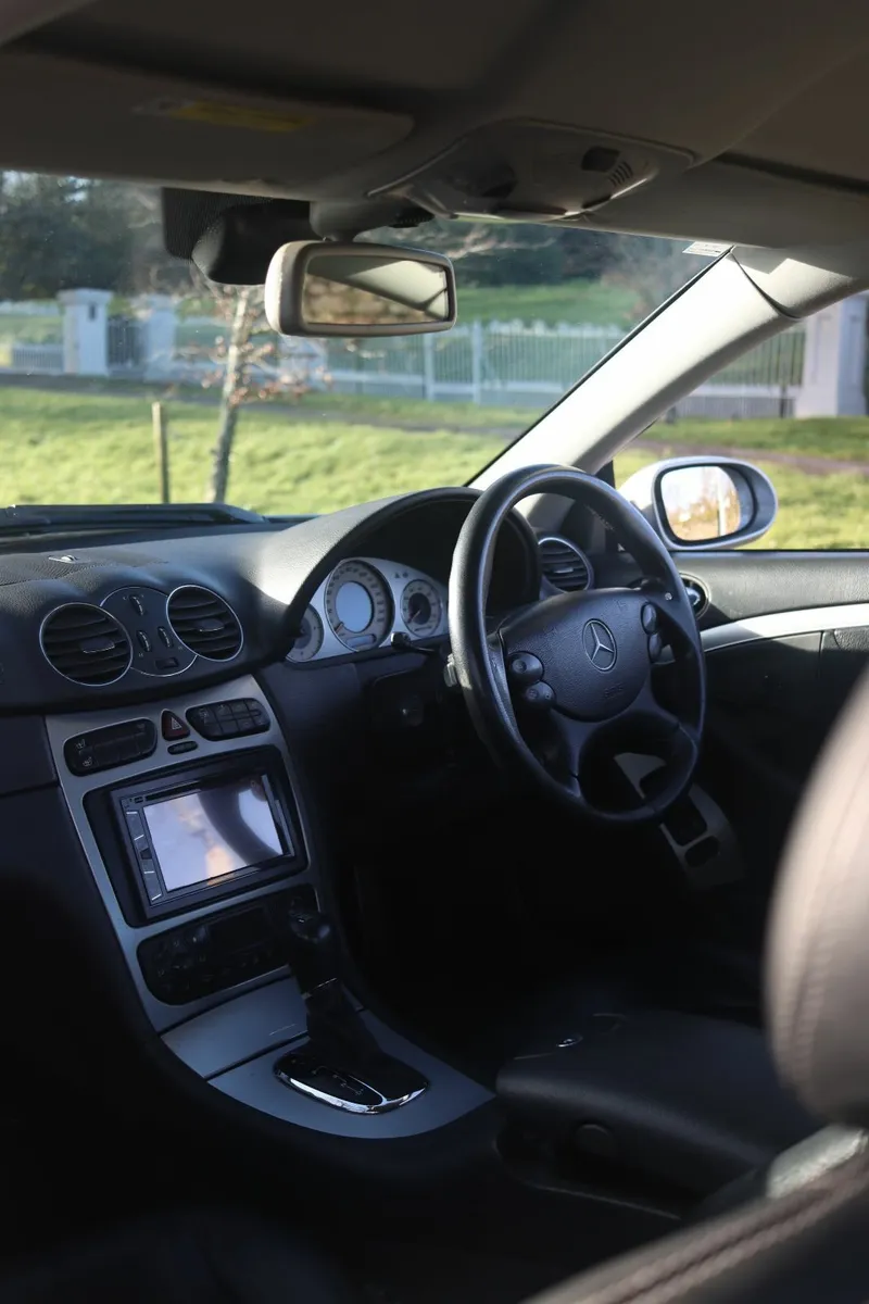 Mercedes-Benz CLK 2004 - Image 3