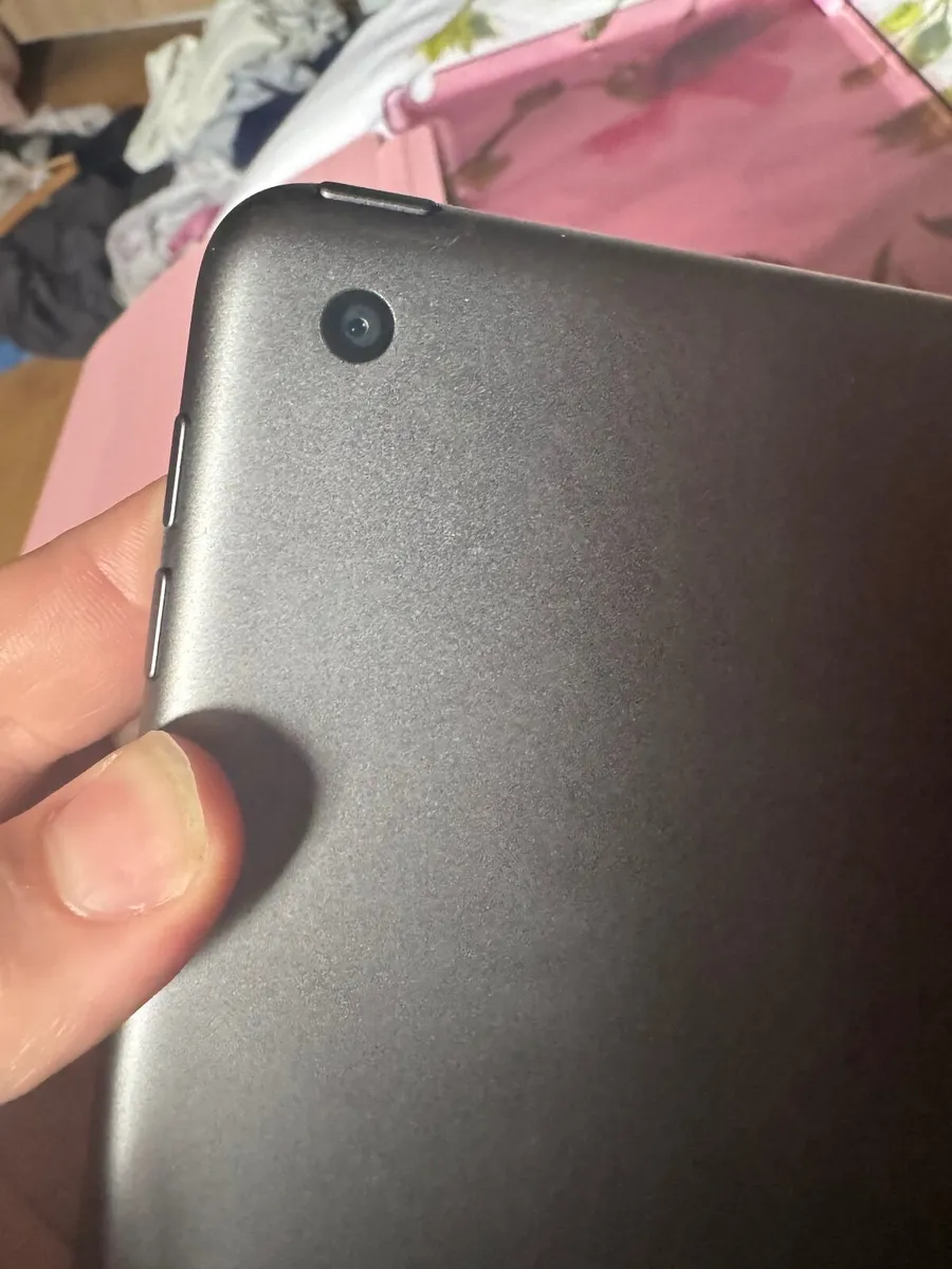 Apple iPad 9th generation 10.2 - Image 2