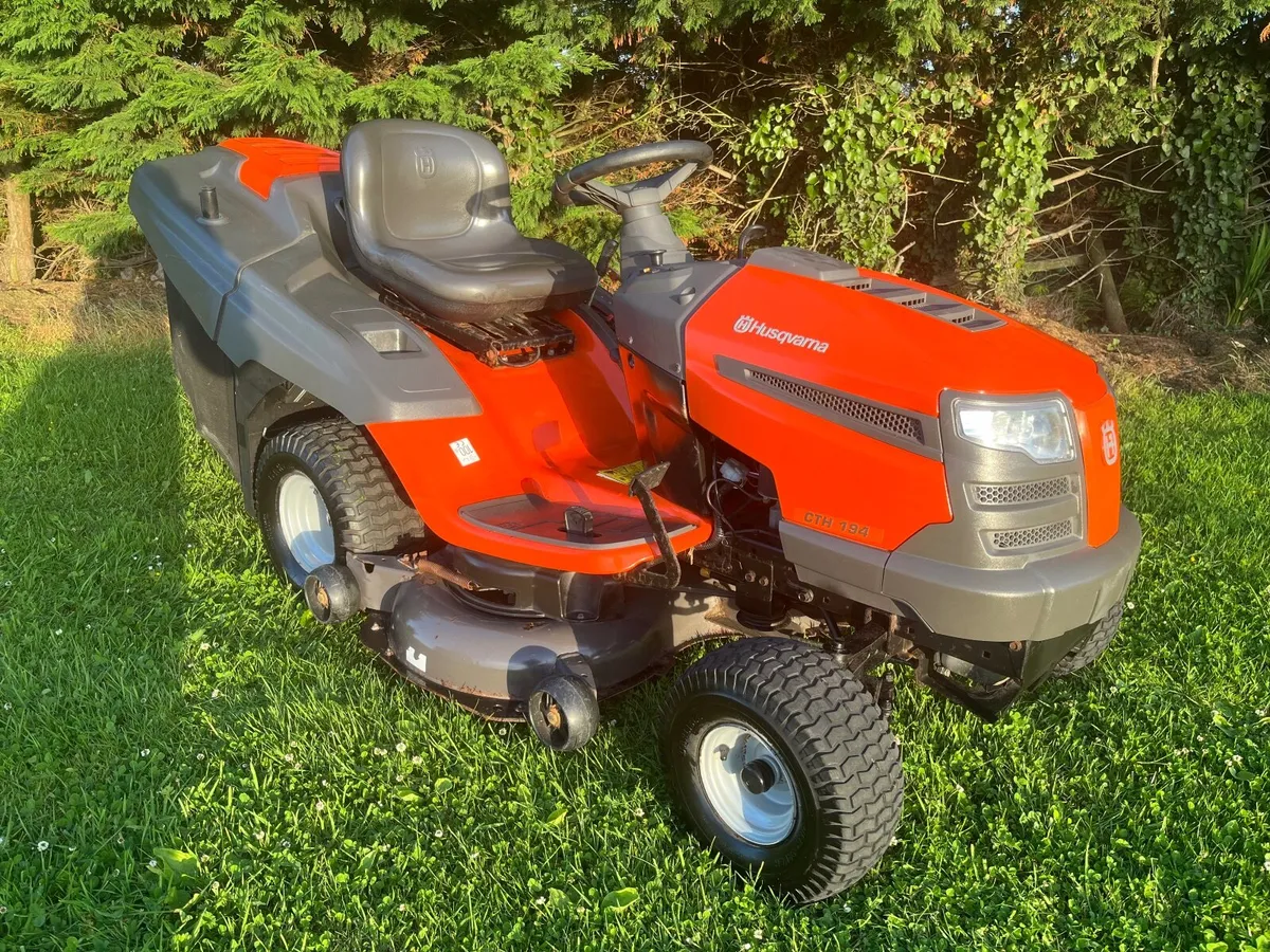Husqvarna18hp 42 inch cut ride on lawnmower - Image 1