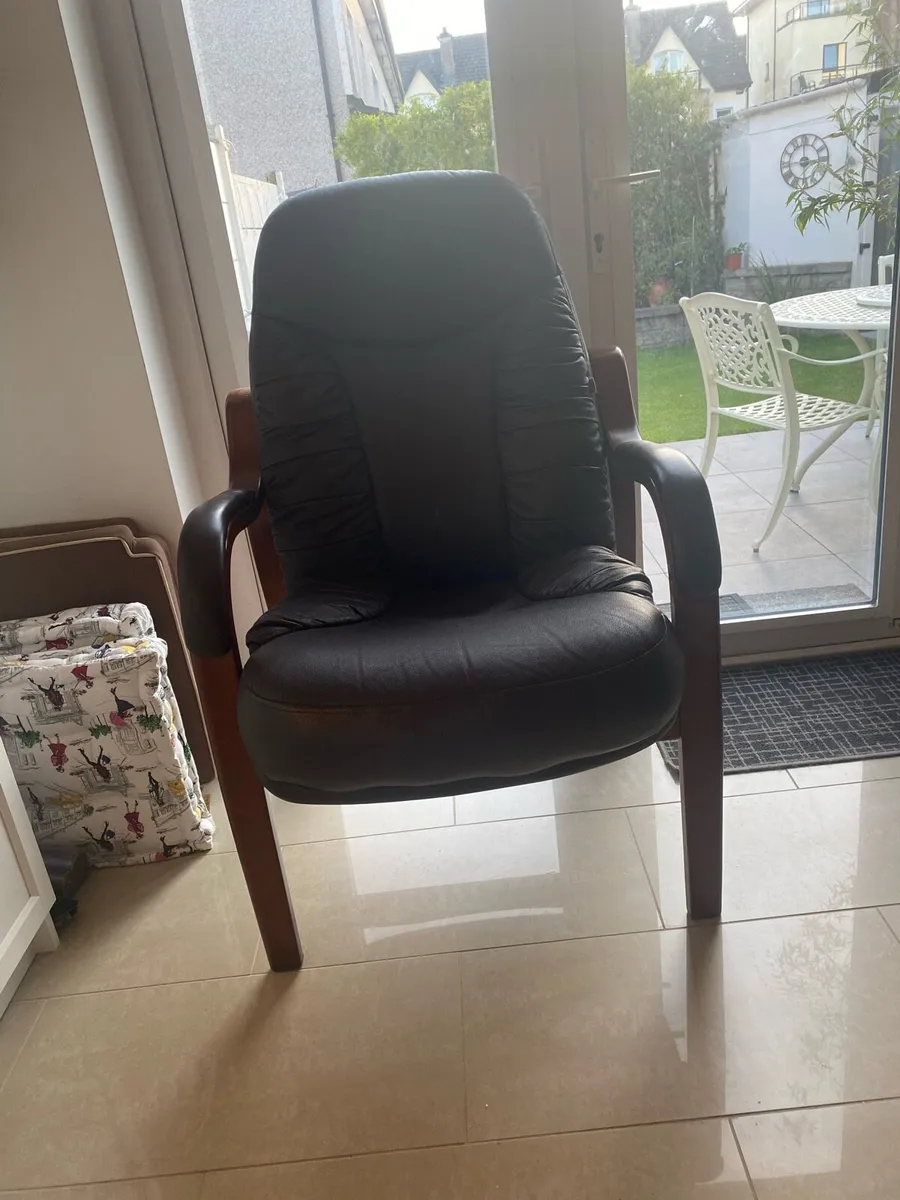 Orthopaedic chair - Image 1