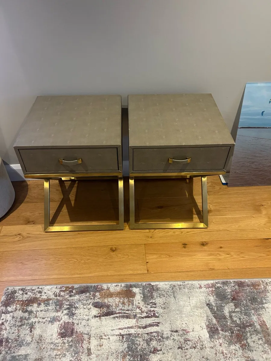 Pair of bedside lockers - Image 2