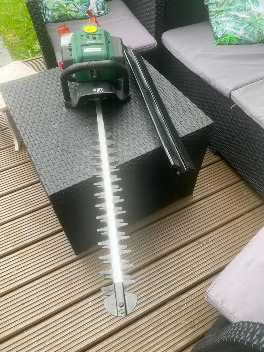 Hedge trimmer brand new - Image 3
